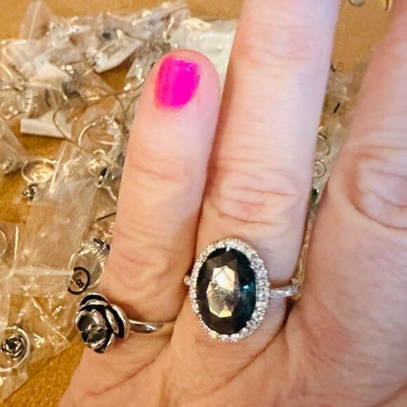 ⭐️Huge ⭐️ Dark Blue Oval Topaz RING W/ CZ White Surrounding Main Gemstone bling - Picture 7 of 13